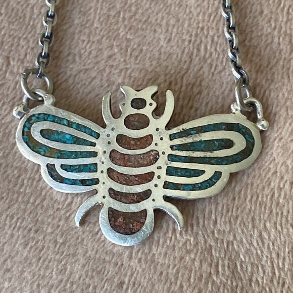 Vintage Southwestern sterling silver bee necklace - Picture 2 of 6